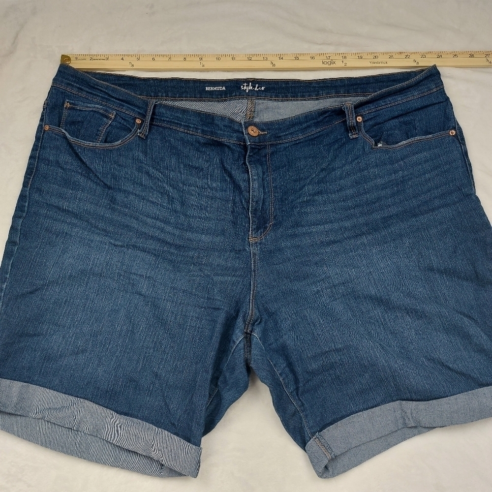 STYLE & CO WOMEN'S DARK WASH DENIM BLUE JEAN CUFFED BERMUDA SHORTS SIZE 24W - Picture 6 of 9